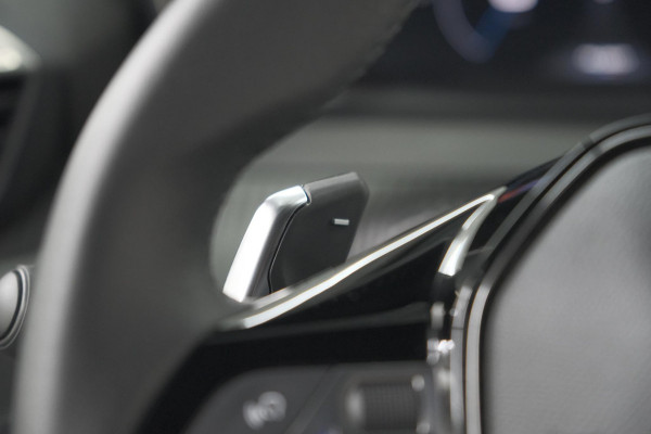 Peugeot 2008 Hybrid 136 e-DCS6 Allure | Navigatie | Parkeersensoren Voor + Achter | Apple Carplay