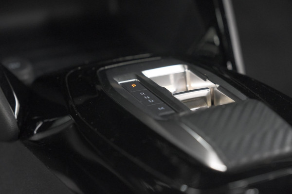 Peugeot 2008 Hybrid 136 e-DCS6 Allure | Navigatie | Parkeersensoren Voor + Achter | Apple Carplay