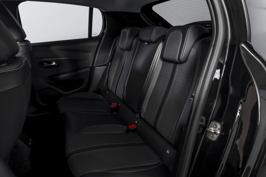 Peugeot 208 1.2 PureTech 100 PK Allure Pack | Cruise | PDC | Camera | App. Connect | ECC | DAB | LM 16" |