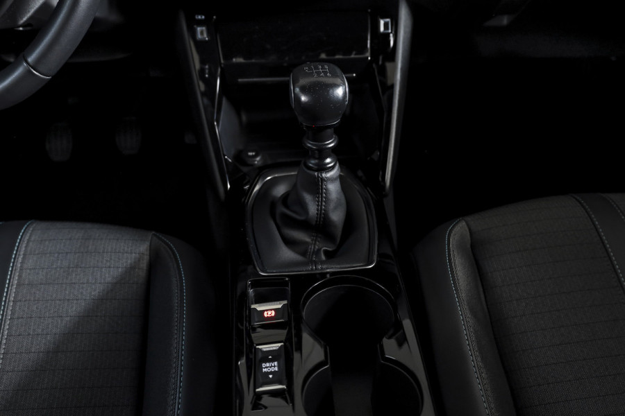 Peugeot 208 1.2 PureTech 100 PK Allure Pack | Cruise | PDC | Camera | App. Connect | ECC | DAB | LM 16" |