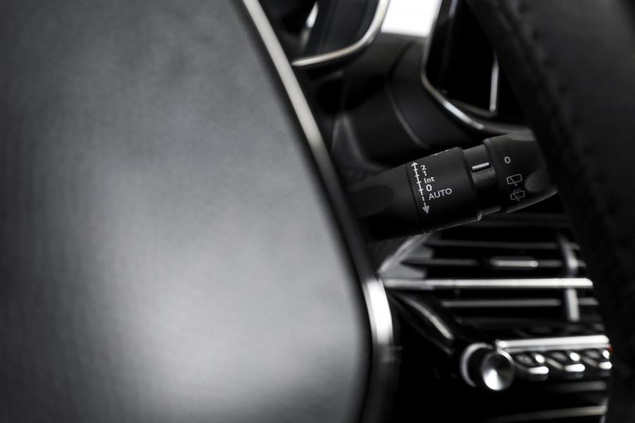 Peugeot 208 1.2 PureTech 100 PK Allure Pack | Cruise | PDC | Camera | App. Connect | ECC | DAB | LM 16" |