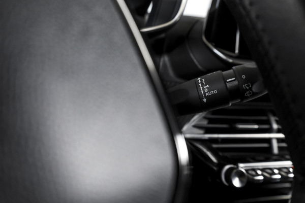 Peugeot 208 1.2 PureTech 100 PK Allure Pack | Cruise | PDC | Camera | App. Connect | ECC | DAB | LM 16" |
