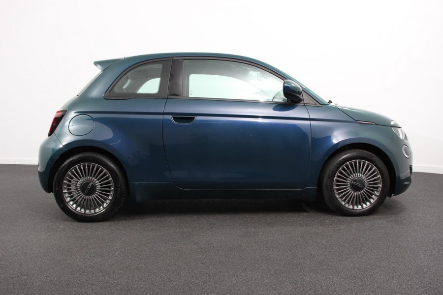 Fiat 500-E 42 kWh 118pk Icon Navigatie Apple Carplay/Android Auto Cruise Control Stoelverwarming Climate Control Lichtmetalen velgen