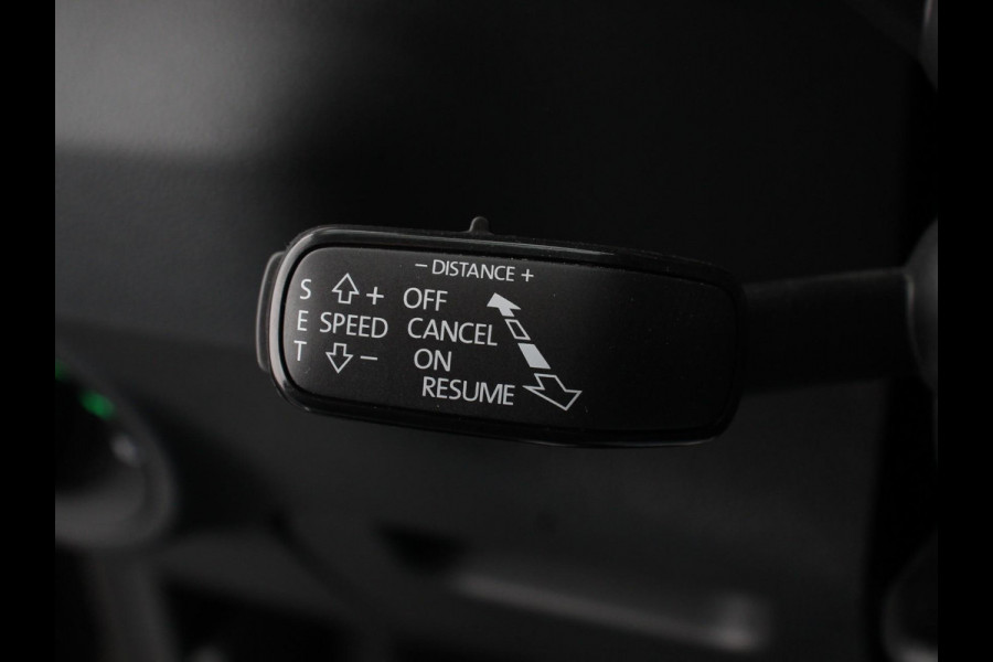 Škoda Karoq 1.5 TSI 150pk DSG ACT Selection Navigatie Apple Carplay/Android Auto Camera Parkeer sensoren Adaptieve Cruise Control Lichtmetalen Velgen Digitale Cockpit