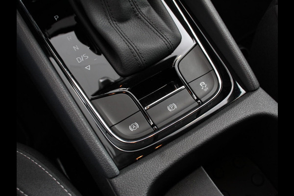 Škoda Karoq 1.5 TSI 150pk DSG ACT Selection Navigatie Apple Carplay/Android Auto Camera Parkeer sensoren Adaptieve Cruise Control Lichtmetalen Velgen Digitale Cockpit