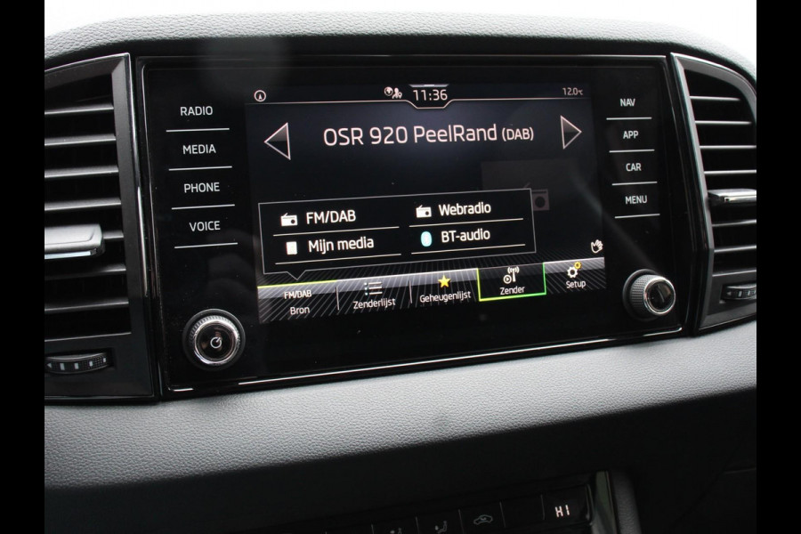 Škoda Karoq 1.5 TSI 150pk DSG ACT Selection Navigatie Apple Carplay/Android Auto Camera Parkeer sensoren Adaptieve Cruise Control Lichtmetalen Velgen Digitale Cockpit