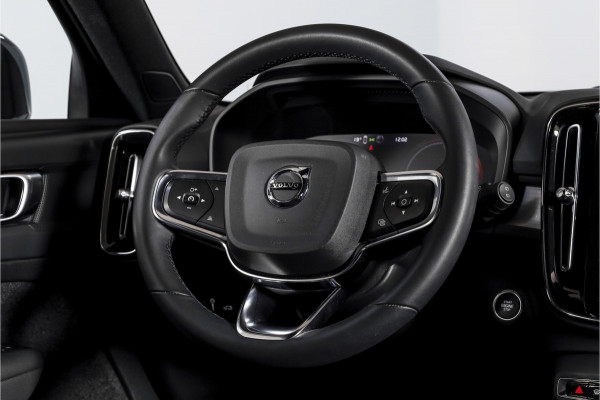 Volvo XC40 1.5 T4 Recharge Plus Bright | Dig. Cockpit | Cruise | Stoel-+Stuurverw. | PDC | Camera | NAV + App. Connect | ECC | Elek. Klep | LM 18" |