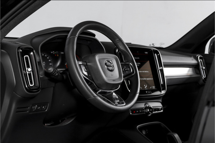 Volvo XC40 1.5 T4 Recharge Plus Bright | Dig. Cockpit | Cruise | Stoel-+Stuurverw. | PDC | Camera | NAV + App. Connect | ECC | Elek. Klep | LM 18" |