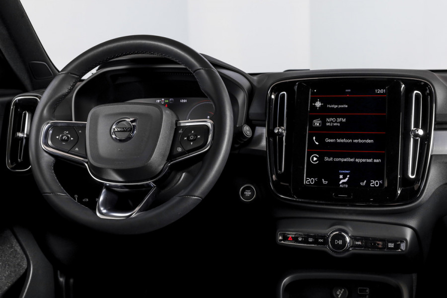 Volvo XC40 1.5 T4 Recharge Plus Bright | Dig. Cockpit | Cruise | Stoel-+Stuurverw. | PDC | Camera | NAV + App. Connect | ECC | Elek. Klep | LM 18" |