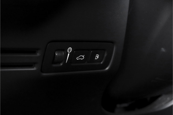 Volvo XC40 1.5 T4 Recharge Plus Bright | Dig. Cockpit | Cruise | Stoel-+Stuurverw. | PDC | Camera | NAV + App. Connect | ECC | Elek. Klep | LM 18" |