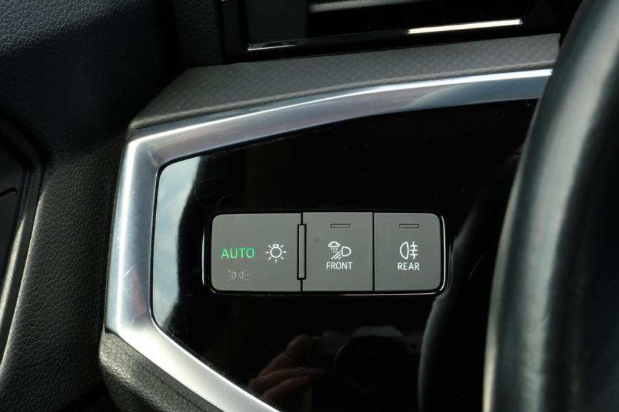 Audi Q3 Sportback 45 TFSI e S Line 245 PK | S-line | Elektrische Klep | Lederen bekleding | Audi Sporten Velgen |  Stoelverwarming | Camera | LED | DAB | Virtual Cockpit |