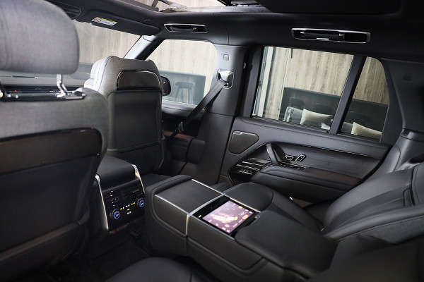 Land Rover Range Rover P 510E SV / Chauffeurspakket / Leder / Massage / Meridian / 360 Camera / Head Up / Open Pano / 22 Inch