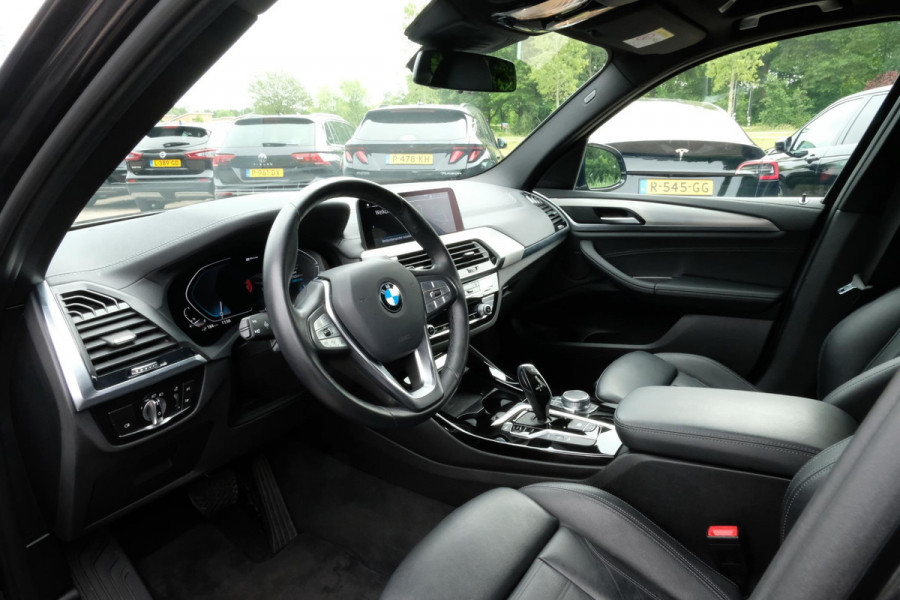 BMW X3 xDrive30e High Executive 292 PK | Sportstoelen | Adaptive cruise control | Keyless | Elektrische achterklep | Stoelverwarming | Camera | Head up Display | 20 inch