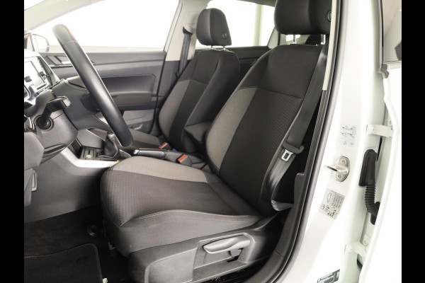 Volkswagen Polo 1.0 TSI Life 95 pk | Navigatie via App | Panoramadak | 17" LM velgen | Parkeersensoren | Adaptieve cruise control | LED koplampen | Stoelverwarming |