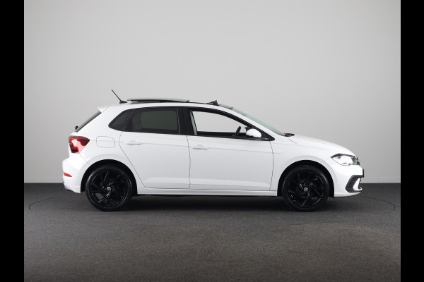 Volkswagen Polo 1.0 TSI Life 95 pk | Navigatie via App | Panoramadak | 17" LM velgen | Parkeersensoren | Adaptieve cruise control | LED koplampen | Stoelverwarming |