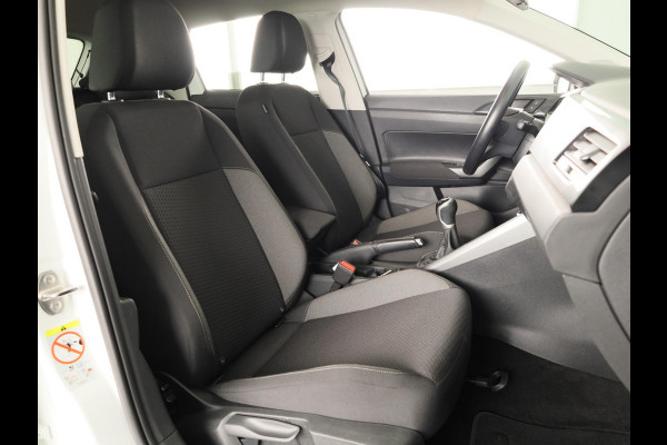 Volkswagen Polo 1.0 TSI Life 95 pk | Navigatie via App | Panoramadak | 17" LM velgen | Parkeersensoren | Adaptieve cruise control | LED koplampen | Stoelverwarming |