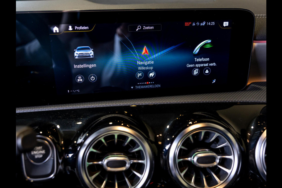 Mercedes-Benz A-Klasse 250 e Business Solution AMG Limited / 218pk / Sfeerverlichting / Stoelverwarming /