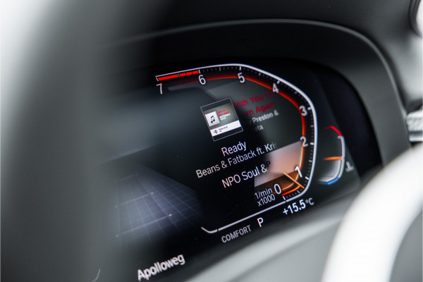BMW 5 Serie Touring 520i High Executive M-Sport Leder dashboard / Pano / Individual / Camera / 19inch