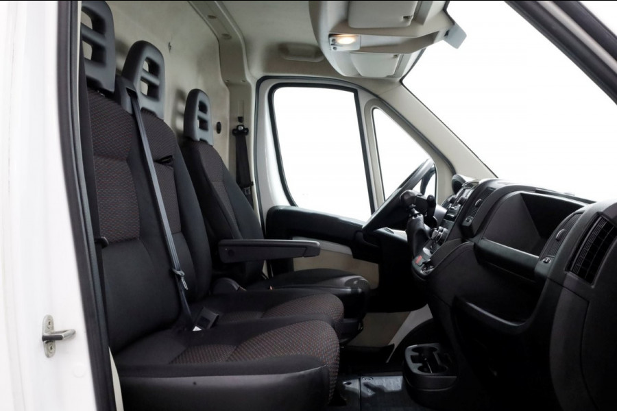 Peugeot Boxer 335 2.0 BlueHDI 130pk L2H2 Premium Airco/Navi/Inrichting 10-2019