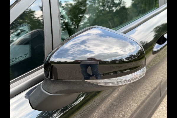 Ford Fiesta 1.0 EcoBoost 125 pk Hybrid ST-Line X, glazen panoramadak, stoelverwarming, vele opties, 1 e eigenaar, NL auto met nap