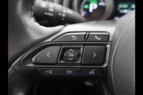 Toyota Yaris 1.5 HYBRID DYNAMIC SILVERLINE GARANTIE TOT 9-2031 CARPLAY NAVIGATIE .CAMERA. ADAPTIEVE CRUISE CONTROL . APPLE CARPLAY & ANDRIOD AUTO .