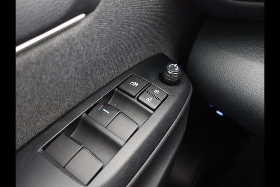 Toyota Yaris 1.5 HYBRID DYNAMIC SILVERLINE GARANTIE TOT 9-2031 CARPLAY NAVIGATIE .CAMERA. ADAPTIEVE CRUISE CONTROL . APPLE CARPLAY & ANDRIOD AUTO .