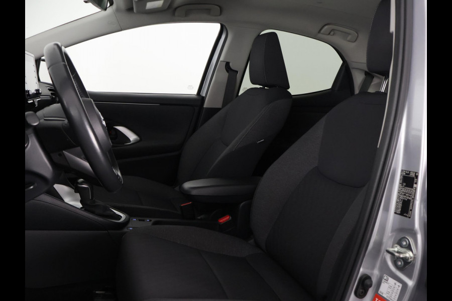 Toyota Yaris 1.5 HYBRID DYNAMIC SILVERLINE GARANTIE TOT 9-2031 CARPLAY NAVIGATIE .CAMERA. ADAPTIEVE CRUISE CONTROL . APPLE CARPLAY & ANDRIOD AUTO .