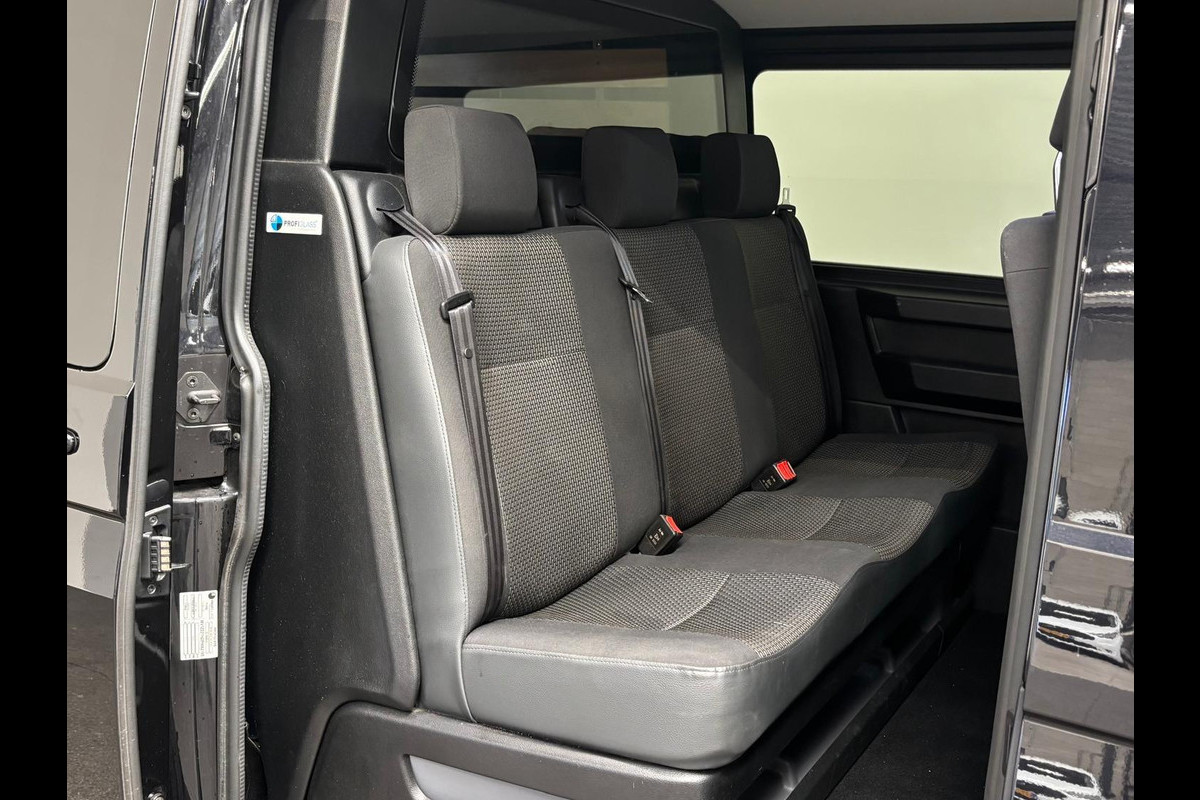 Volkswagen Transporter 2.0 TDI L2H1 28 Dubbele Cabine Highline Automaat Cruise Control Airco Navigatie Parkeersensoren Camera