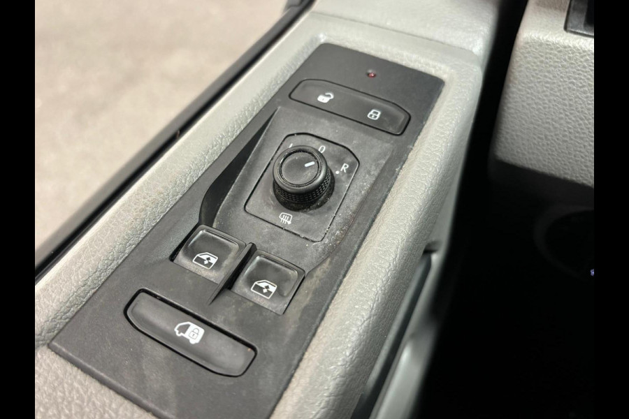 Volkswagen Transporter 2.0 TDI L2H1 28 Dubbele Cabine Highline Automaat Cruise Control Airco Navigatie Parkeersensoren Camera