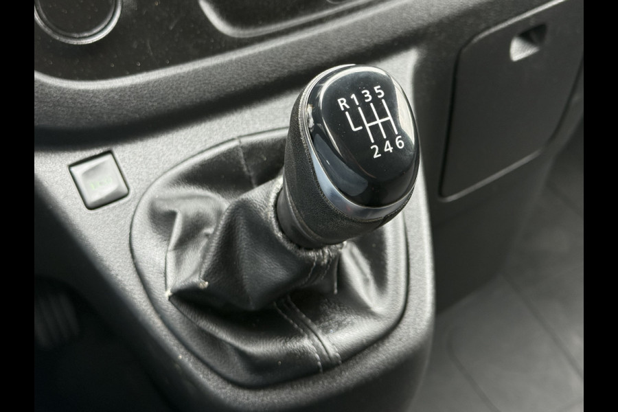 Renault Trafic 1.6 dCi / L1H1 / 1e EIG. / BOTT INRICHTING / TREKHAAK / IMPERIAAL / 3-ZITS / AIRCO / CRUISE / NAVI
