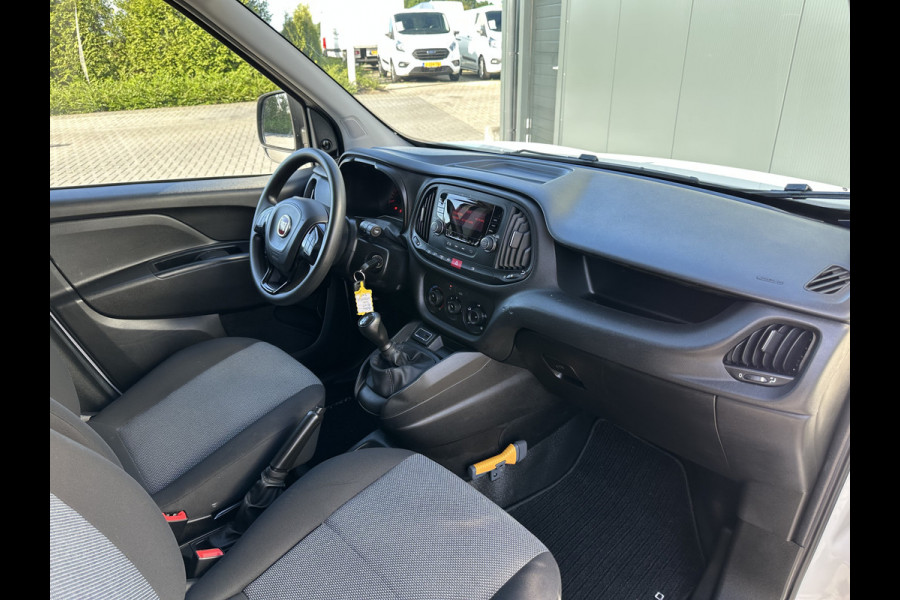 Fiat Doblò Cargo 1.3 MJ E6 / L1H1 / UNIEK !! / ** 9.441 KM NAP ** / 1e EIGENAAR / AIRCO / SCHUIFDEUR / NIEUWSTAAT !!