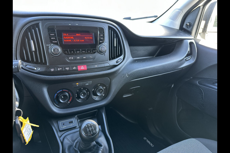 Fiat Doblò Cargo 1.3 MJ E6 / L1H1 / UNIEK !! / ** 9.441 KM NAP ** / 1e EIGENAAR / AIRCO / SCHUIFDEUR / NIEUWSTAAT !!