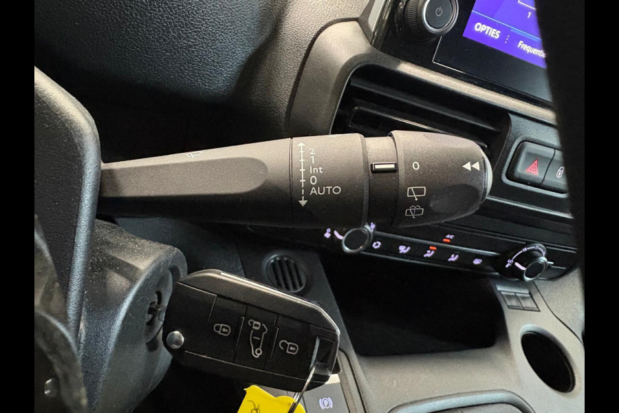Peugeot Partner 1.5 BlueHDI Premium Long Navigatie Apple Carplay Android Auto Parkeersensoren achter Cruise Control Airco Lang L2