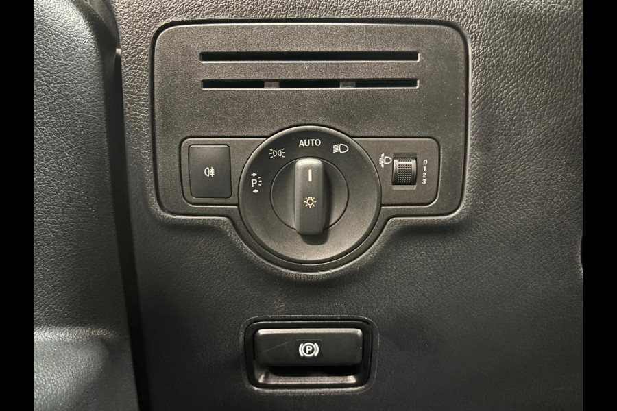 Mercedes-Benz Vito 114 CDI Extra Lang Automaat Camera Stoelverwarming Adaptive Cruise Control Navigatie Trekhaak