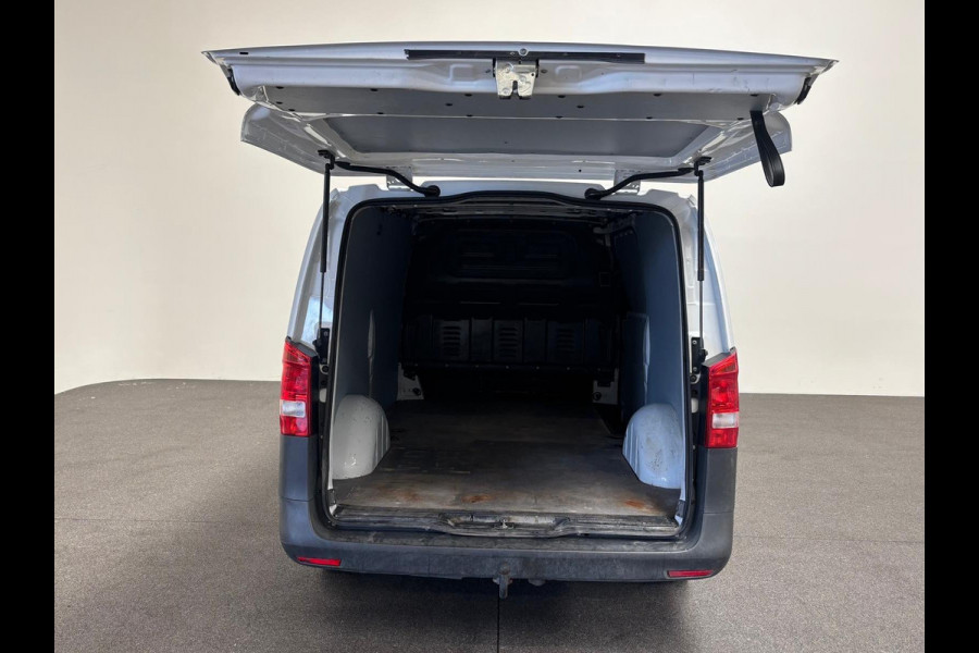 Mercedes-Benz Vito 114 CDI Extra Lang Automaat Camera Stoelverwarming Adaptive Cruise Control Navigatie Trekhaak