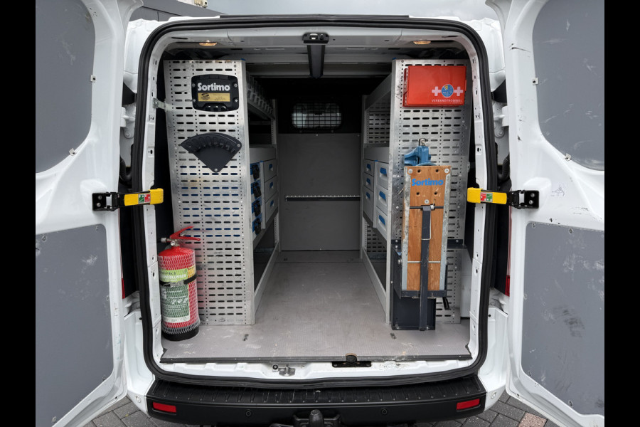 Ford Transit Custom 2.0 TDCI / L2H1 / DUBBELE CABINE / 1e EIG. / INRICHTING / TREKHAAK / CAMERA / 6-PERS.