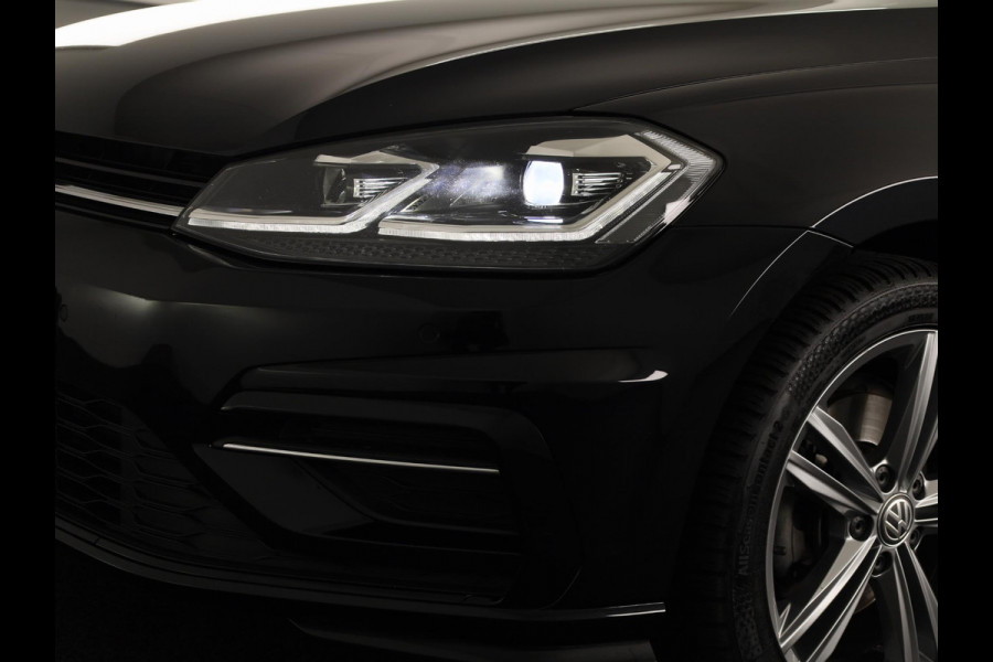 Volkswagen Golf 1.5 TSI Highline Business R 150 PK | Automaat (DSG) | Navigatie | Camera | Digitaal dashboard