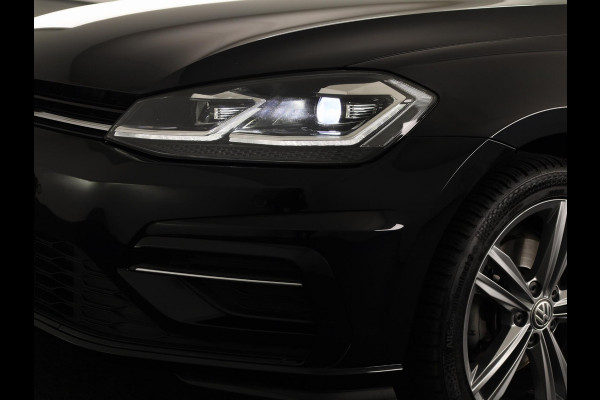 Volkswagen Golf 1.5 TSI Highline Business R 150 PK | Automaat (DSG) | Navigatie | Camera | Digitaal dashboard