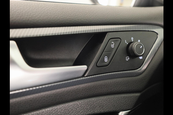 Volkswagen Golf 1.5 TSI Highline Business R 150 PK | Automaat (DSG) | Navigatie | Camera | Digitaal dashboard