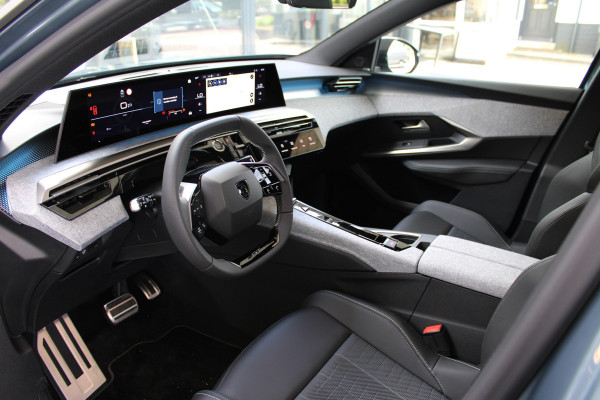 Peugeot 3008 1.2 Hybrid 145 GT | Panoramadak | Focal | BLIS | LED | 360 Camera