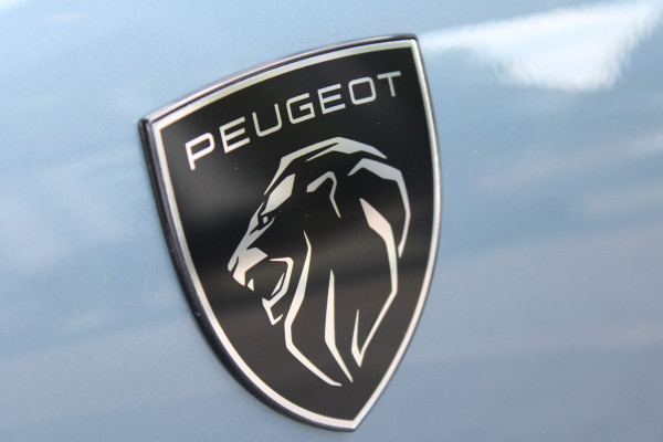 Peugeot 3008 1.2 Hybrid 145 GT | Panoramadak | Focal | BLIS | LED | 360 Camera