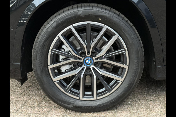 BMW X1 xDrive30e M SPORT | PANORAMA | 360 CAMERA | TREKHAAK | STOELVERWARMING | HEAD UP | DRIVING ASS. PROFF |