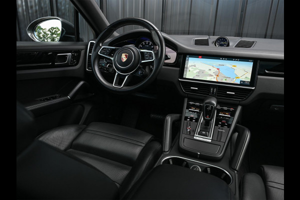 Porsche Cayenne Coupé 3.0 E-Hybrid | NL Auto | Dealer Onderhouden | 18-Wegs Memory Seats | Panoramadak | 360 Camera | Luchtvering | Bose | Sport Chrono | Stoelventilatie | Stuur verwarmd | Soft Close | Trekhaak |