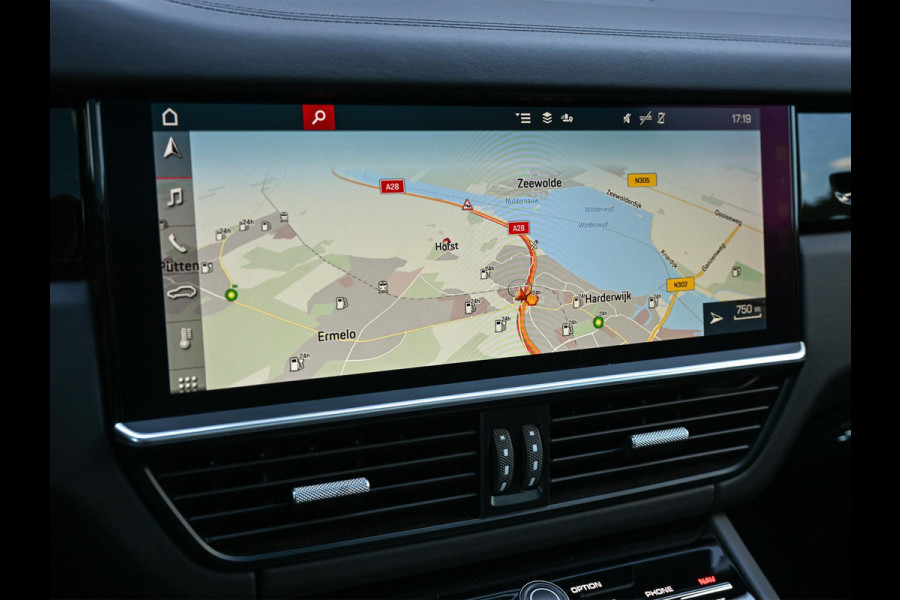 Porsche Cayenne Coupé 3.0 E-Hybrid | NL Auto | Dealer Onderhouden | 18-Wegs Memory Seats | Panoramadak | 360 Camera | Luchtvering | Bose | Sport Chrono | Stoelventilatie | Stuur verwarmd | Soft Close | Trekhaak |
