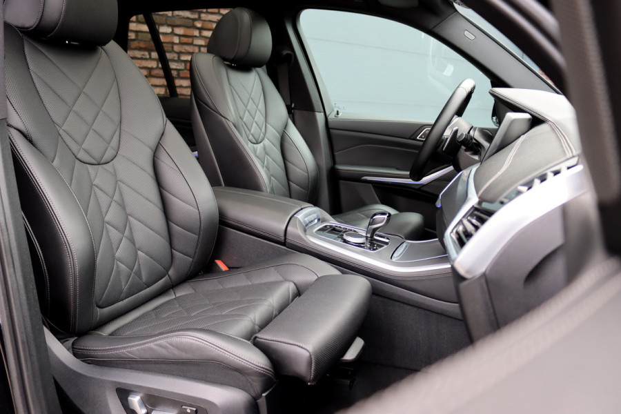 BMW X5 xDrive40d M-Sport High Executive | Panoramadak | ACC | Leder | Memory | Camera | Trekhaak | Harman/Kardon | 22'' inch | Sport-uitlaatsysteem M |