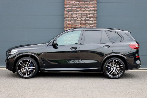 BMW X5 xDrive40d M-Sport High Executive | Panoramadak | ACC | Leder | Memory | Camera | Trekhaak | Harman/Kardon | 22'' inch | Sport-uitlaatsysteem M |