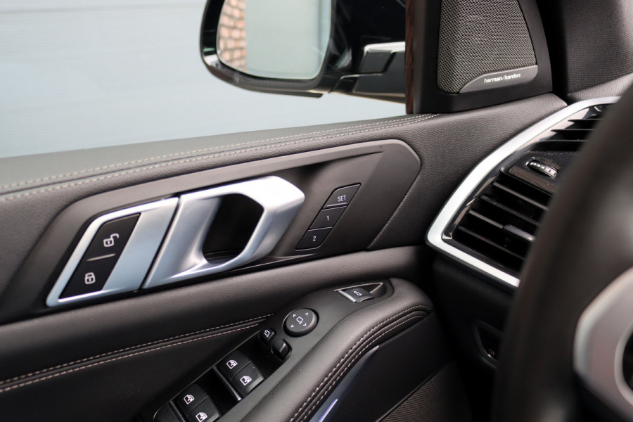 BMW X5 xDrive40d M-Sport High Executive | Panoramadak | ACC | Leder | Memory | Camera | Trekhaak | Harman/Kardon | 22'' inch | Sport-uitlaatsysteem M |