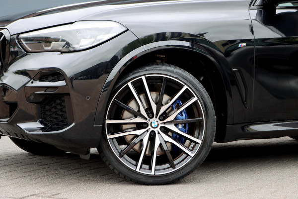 BMW X5 xDrive40d M-Sport High Executive | Panoramadak | ACC | Leder | Memory | Camera | Trekhaak | Harman/Kardon | 22'' inch | Sport-uitlaatsysteem M |