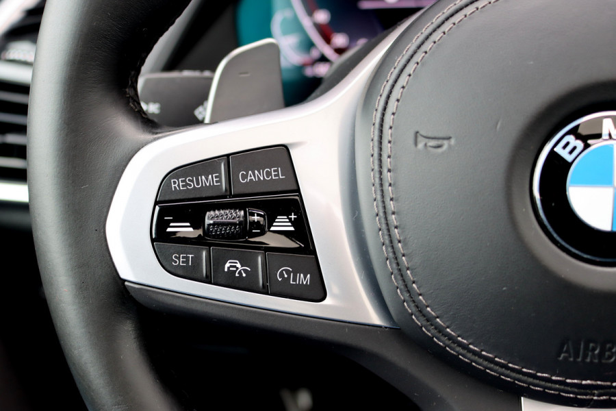 BMW X5 xDrive40d M-Sport High Executive | Panoramadak | ACC | Leder | Memory | Camera | Trekhaak | Harman/Kardon | 22'' inch | Sport-uitlaatsysteem M |