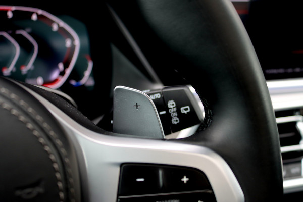BMW X5 xDrive40d M-Sport High Executive | Panoramadak | ACC | Leder | Memory | Camera | Trekhaak | Harman/Kardon | 22'' inch | Sport-uitlaatsysteem M |